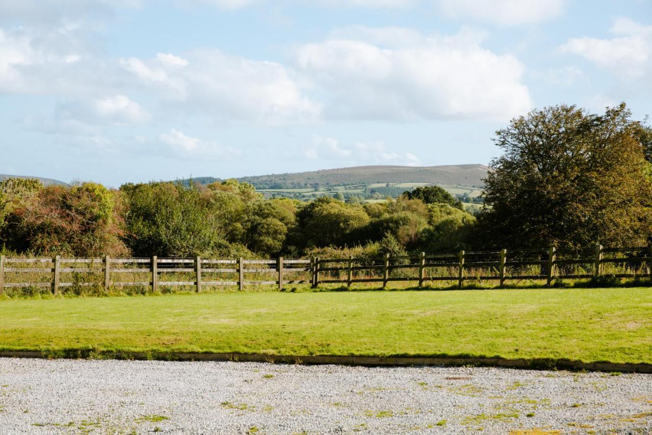 Higher Weddicott Barn Holiday Cottage - Self Catering チャグフォード エクステリア 写真